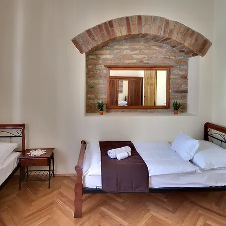 招待所 萨那贝拉旅馆 塞格德