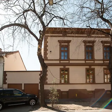 Πανσιόν Csanabella House