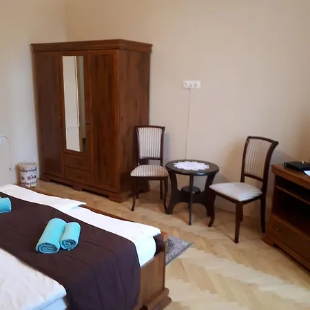 Πανσιόν Csanabella House