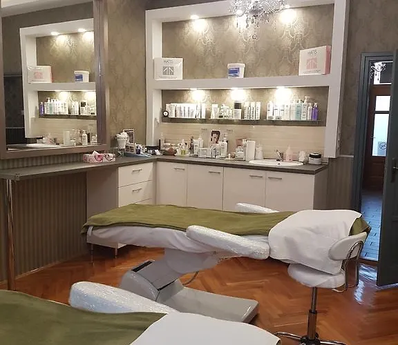 ゲストハウス Csanabella House