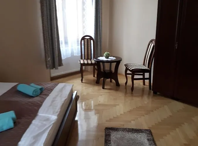 Πανσιόν Csanabella House *